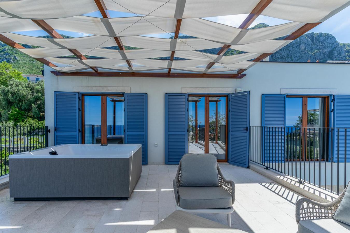 Villa Belsize *